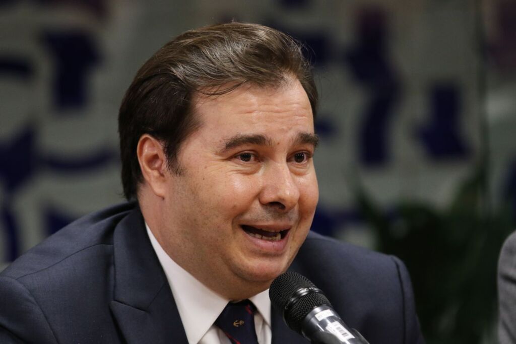 Rodrigo Maia espera que plenário comece a discutir reforma da Previdência na terça