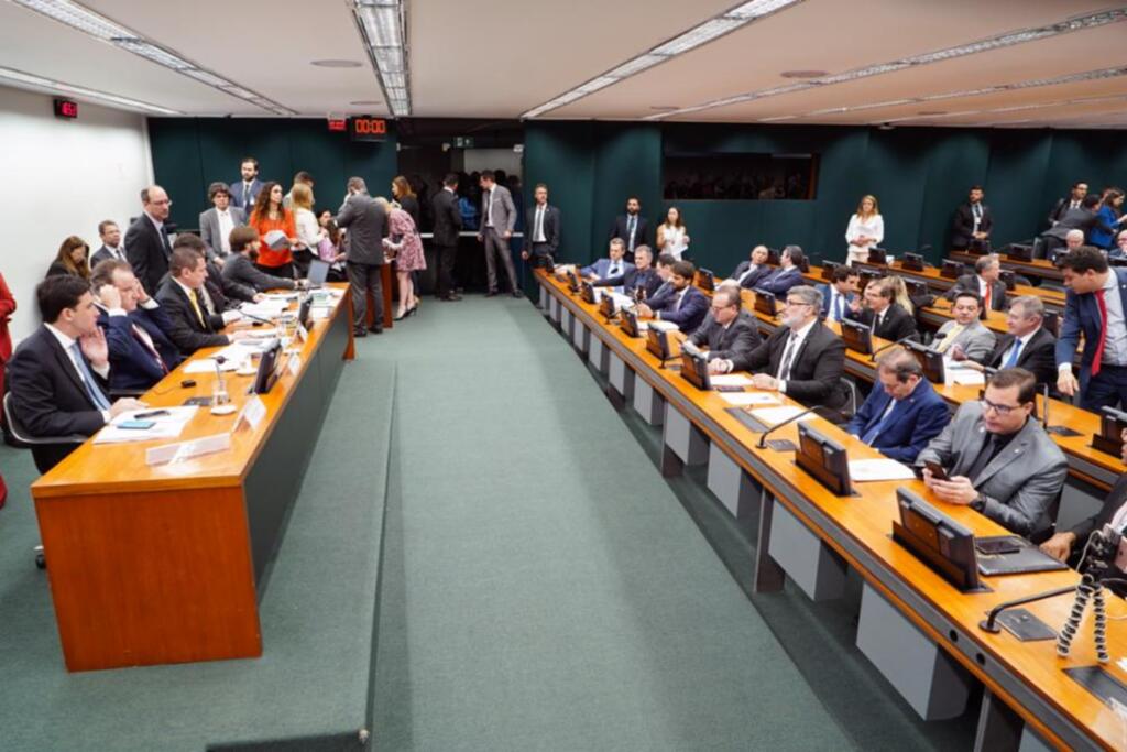 Relator recua e recursos do PIS/Pasep não serão usados para reduzir o rombo da Previdência