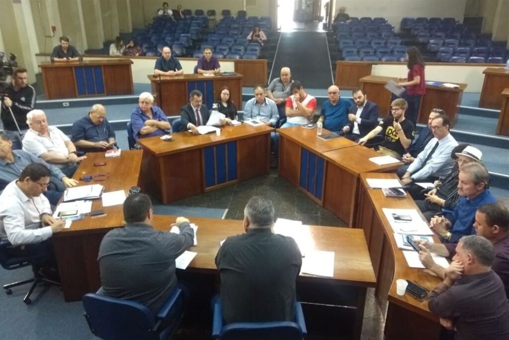 Decisão sobre reajuste da tarifa de ônibus deve ficar para a próxima semana