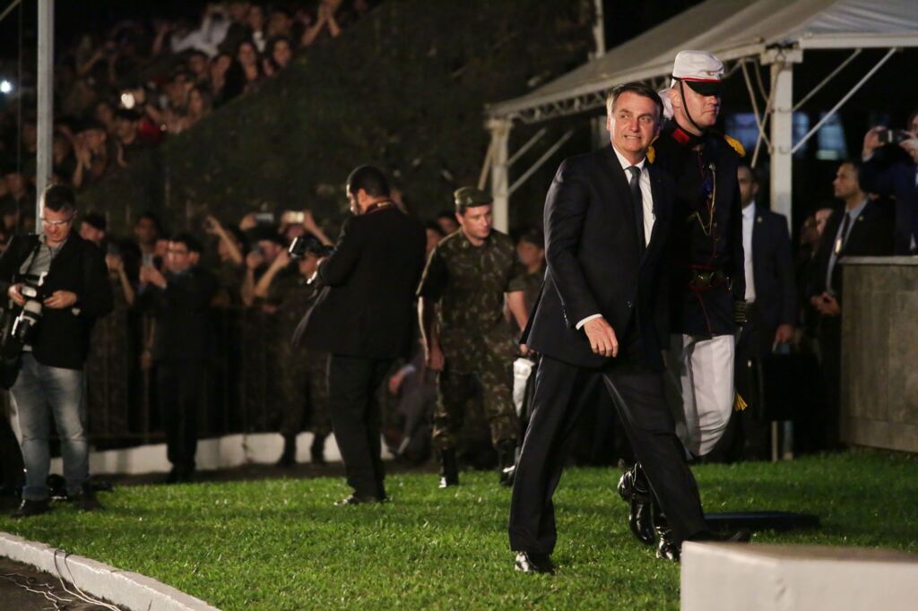 Foto: Renan Mattos (Diário) - Presidente Jair Bolsonaro esteve em Santa Maria na noite de sábado para participar da Festa Nacional da Artilharia, no Regimento Mallet