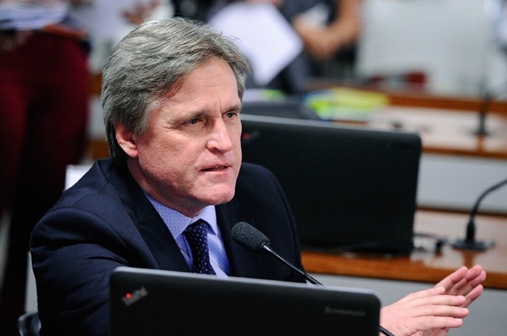 Comissão do Senado aprova antecipação de feriados para segunda-feira