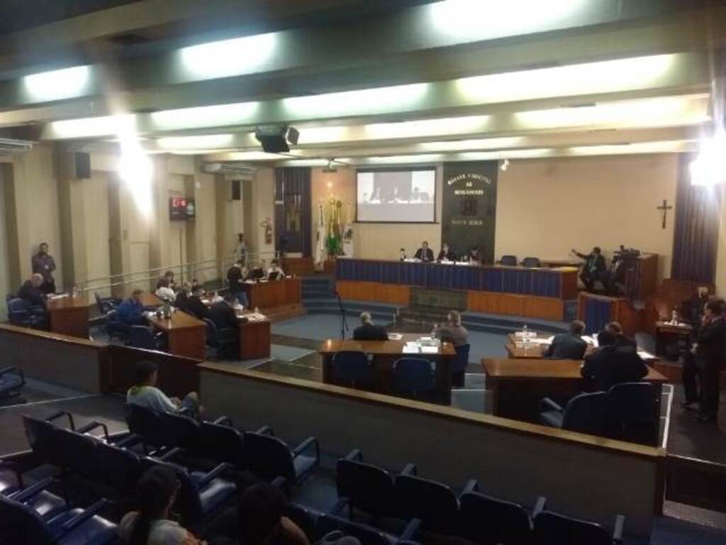 Proibição de viagem a servidor repercute na Câmara