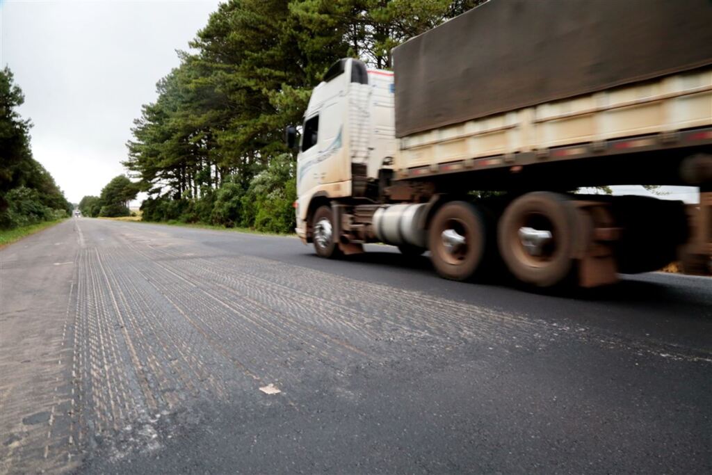 Estradas usadas para escoamento da safra não estão em boas condições