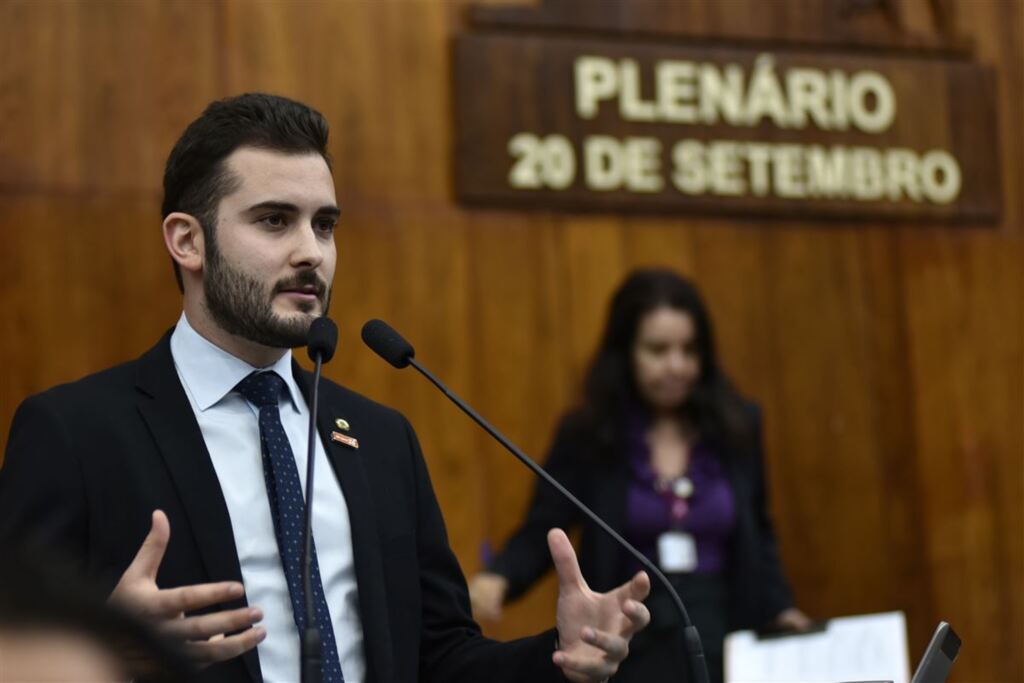 Deputado santa-mariense cria frente para rever leis que são entraves burocráticos