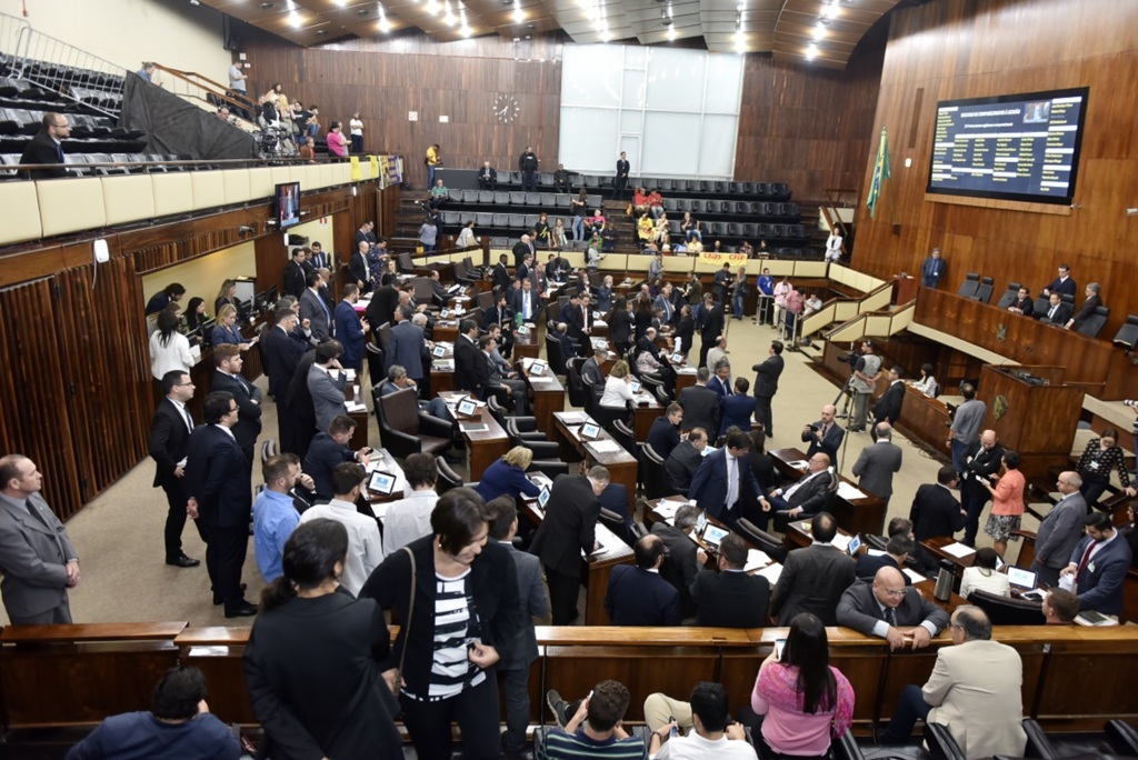 Aprovado fim da licença-prêmio para servidores do Estado