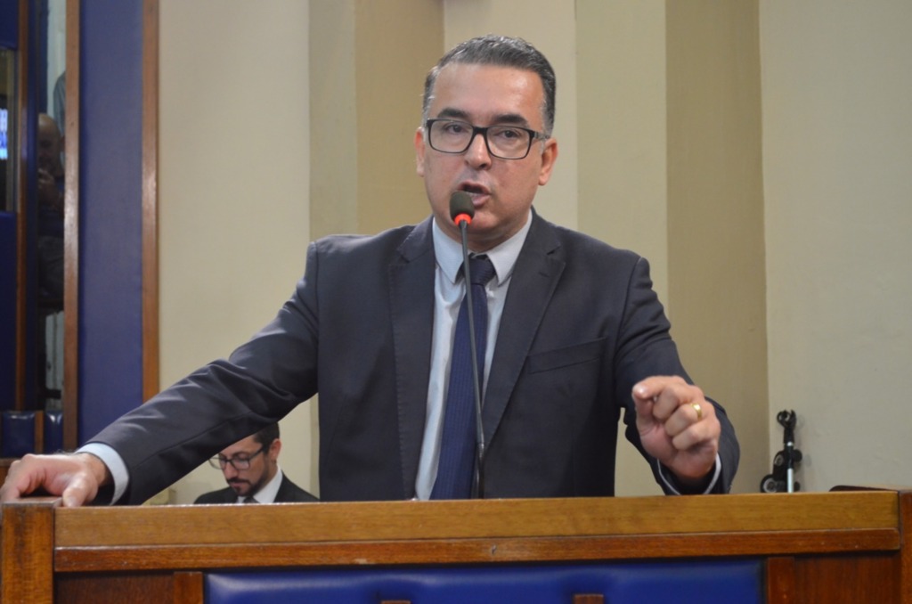 'Precisamos melhorar o dia todo, para depois pensarmos na noite', diz novo secretário de saúde de Santa Maria