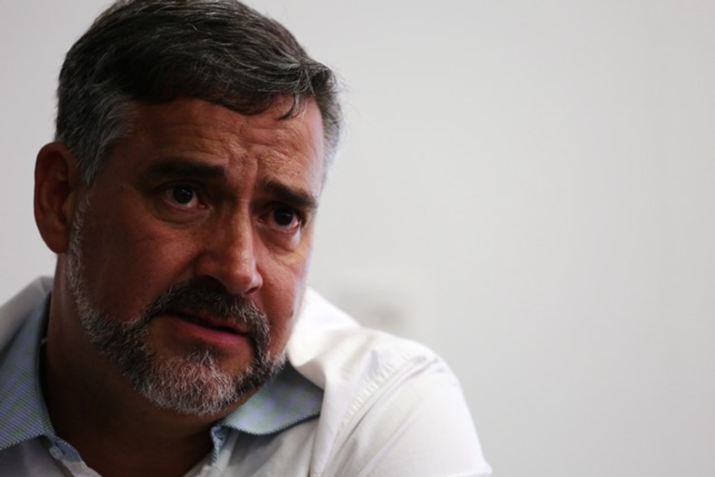 Primo acusa deputado Paulo Pimenta, que nega estelionato