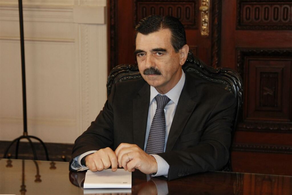 'O poder público não consegue sequer pagar em dia o salário dos seus servidores', diz chefe da Casa Civil