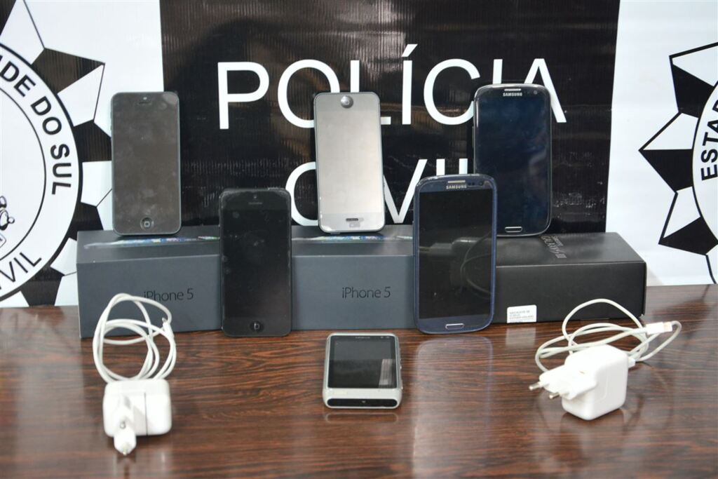 título imagem Ex-procurador jurídico é inocentado e ex-secretário-geral têm pena extinta em caso do sumiço de celulares