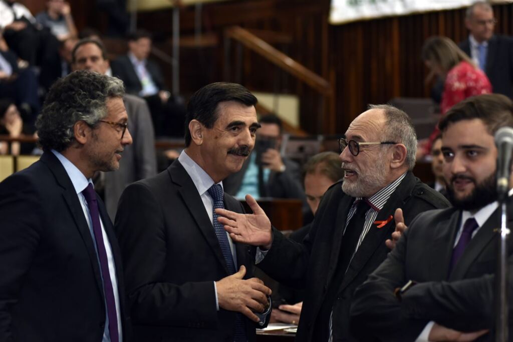 Deputados aprovam manutenção das alíquotas do ICMS por mais dois anos no RS