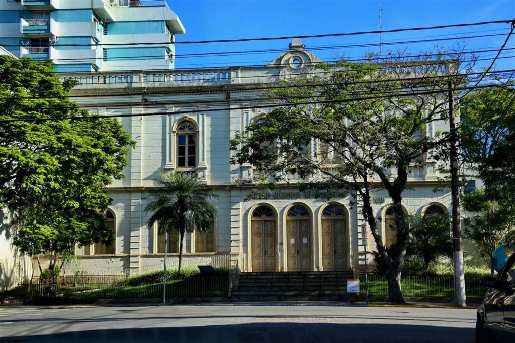 Orçamento aprovado pela Câmara tem pouco espaço para investimentos