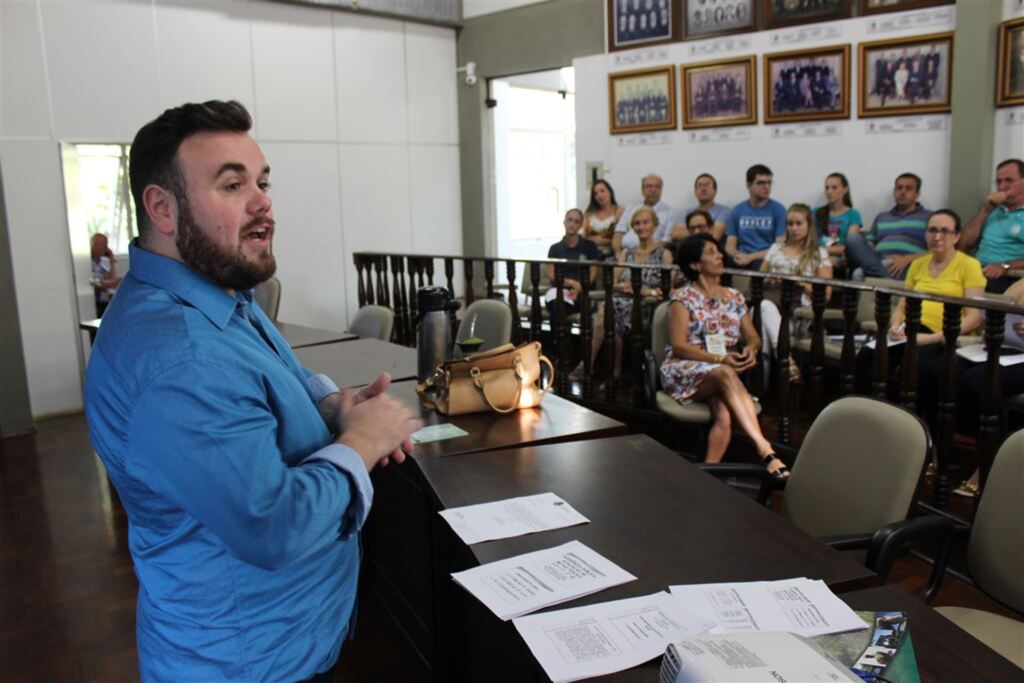 Com sobra em caixa, Câmaras devolvem dinheiro