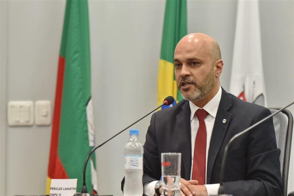 Péricles é eleito para a terceira gestão na OAB/SM