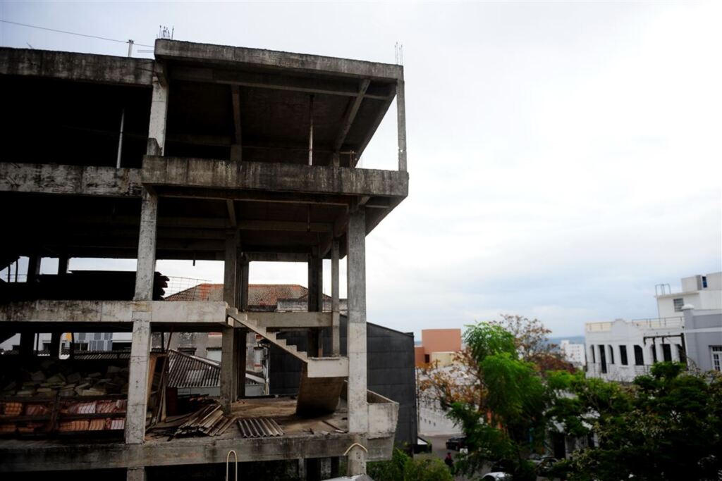 Obra do novo prédio da Câmara de Vereadores não tem data para ficar pronta