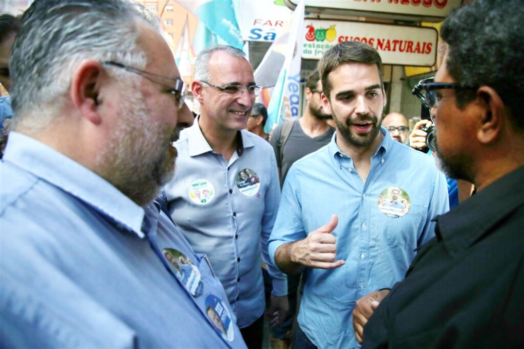 Foto: Renan Mattos - Eduardo Leite acompanhado do vereador ar Pozzobom e do prefeito Jorge Pozzobom