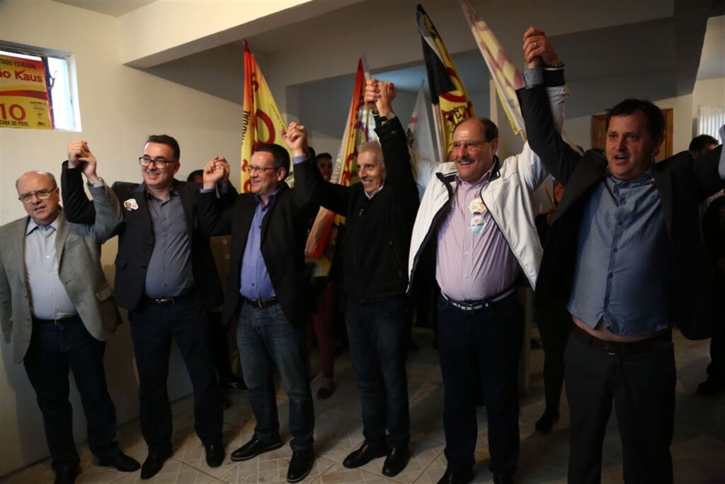 Candidato à reeleição, Sartori faz campanha em Santa Maria