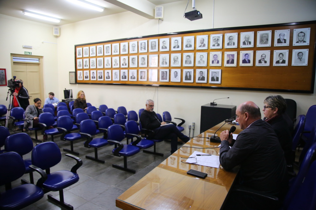 Apenas 13 pessoas participaram da audiência pública da Câmara sobre recursos para 2019