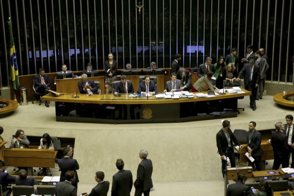 Câmara aprova novo marco regulatório para transporte de cargas