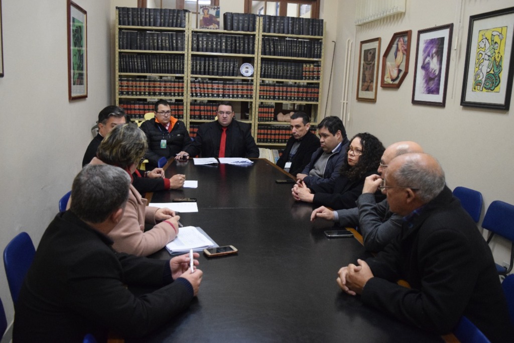 Foto: Camila Porto Nascimento (Câmara de Vereadores) - Comissões de Constituição e Justiça e de Finanças analisaram projetos de reposição salarial