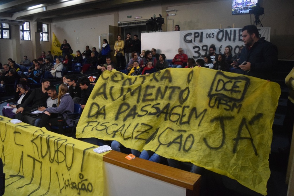 DCE pede suspensão do aumento da tarifa de ônibus