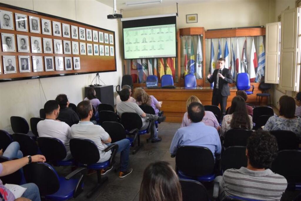 Câmara de Vereadores estuda implantar votação eletrônica