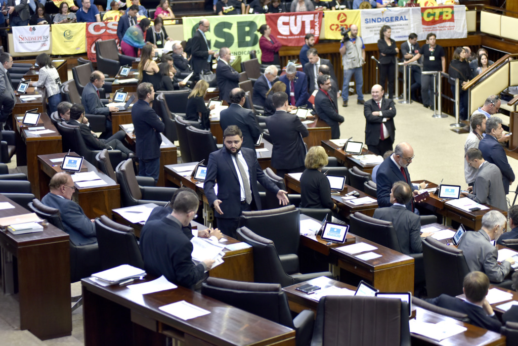 Assembleia aprova dois projetos que alteram estrutura do IPE