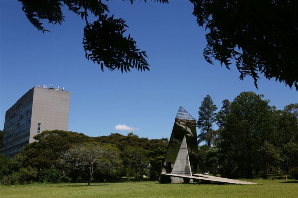 Após começar segundo mandato, reitor da UFSM fala sobre temas polêmicos dentro da instituição