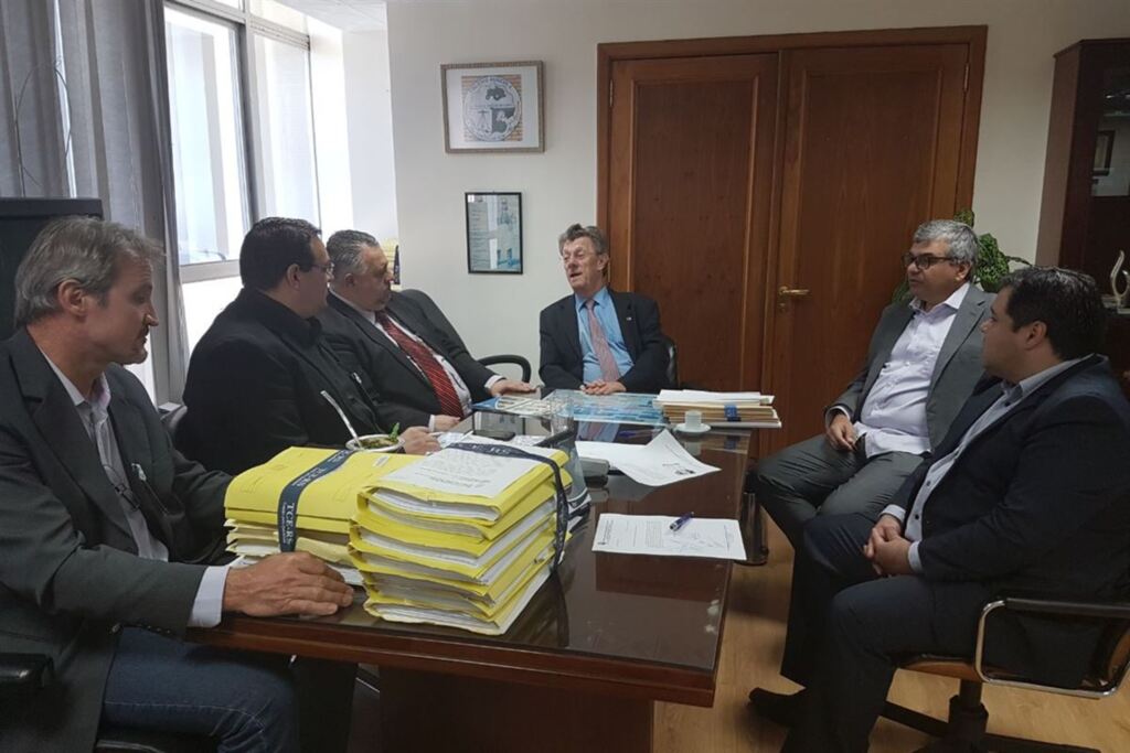Obra parada da nova sede da Câmara de Vereadores poderá ser repassada à prefeitura