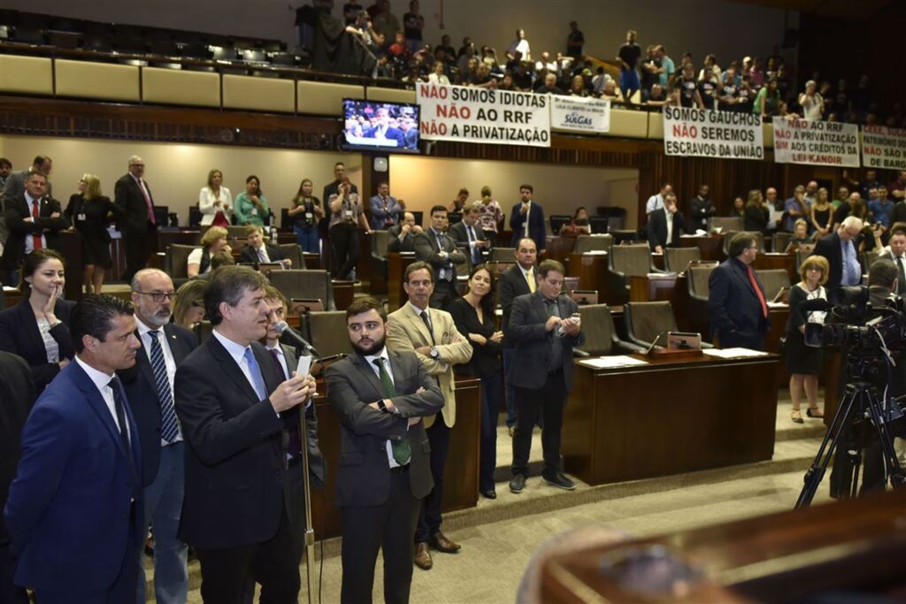 Deputados da região divergem sobre negociação da dívida do Estado com a União