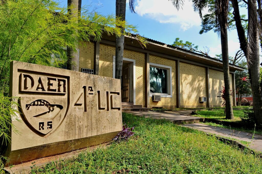 Charles Guerra (Diário de Santa Maria) - Localizada na Avenida Medianeira, Bairro Nossa Senhora de Lourdes, sede  está na lista de bens para serem vendidos hoje