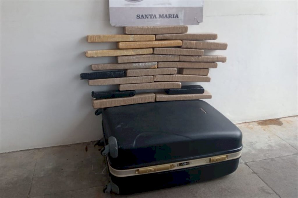 Vinte  quilos de maconha são apreendidos com adolescente na rodoviária