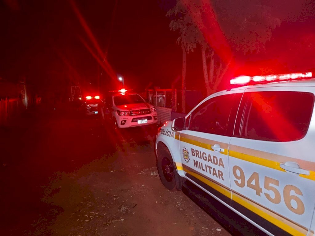 Em noite violenta, um jovem é executado, e dois são baleados em Santa Maria