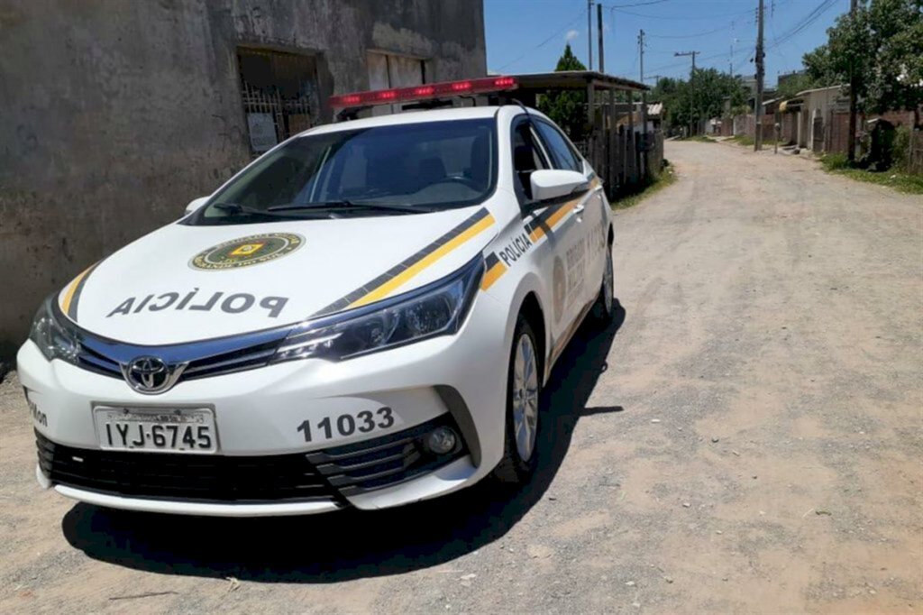 Mulher com bebê de 12 dias no colo é agredida pelo companheiro