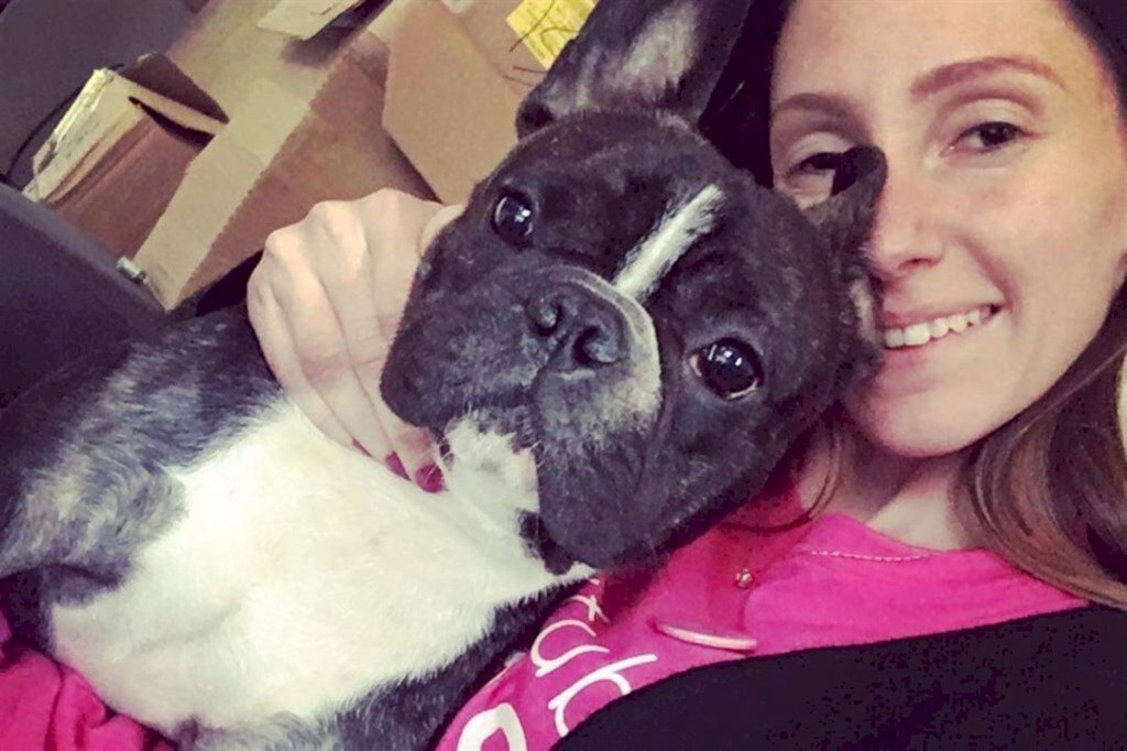 Foto: Divulgação (Arquivo Pessoal) - Gabriela Dalenogare Cogo, 25 anos, foi morta com um tiro em casa após possível discussão com vizinho envolvendo a cachorro da vítima