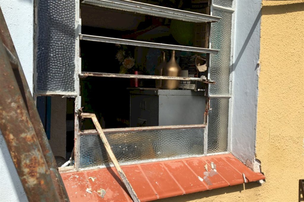 título imagem Escola que atende público com deficiência é alvo de bandidos