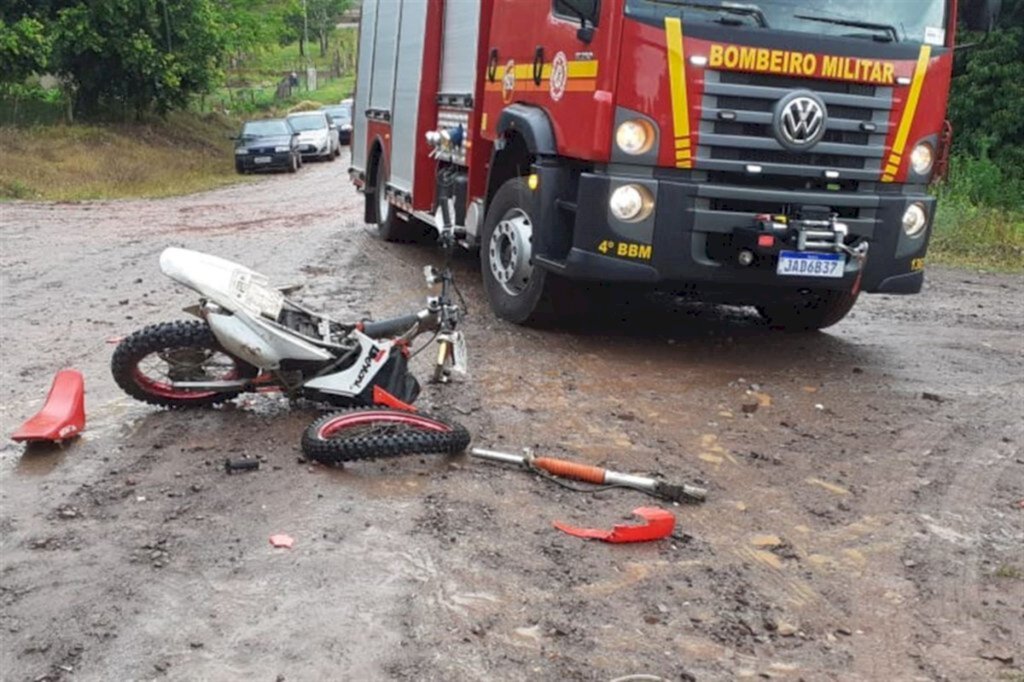 Acidente deixa duas pessoas feridas em São Pedro do Sul