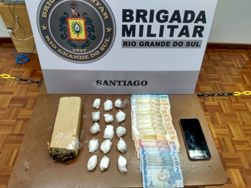 Homem é pego com cocaína, crack e maconha no Bairro Noal