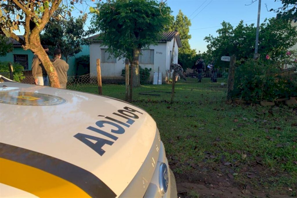 VÍDEO: cinco são presos em ação de combate a facções em Restinga Sêca