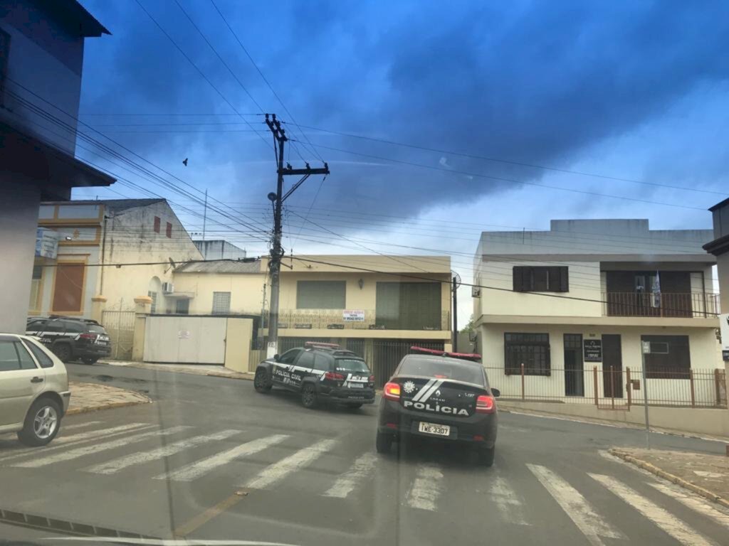 Presos os suspeitos manter casal de idosos refém durante 5 horas durante assalto