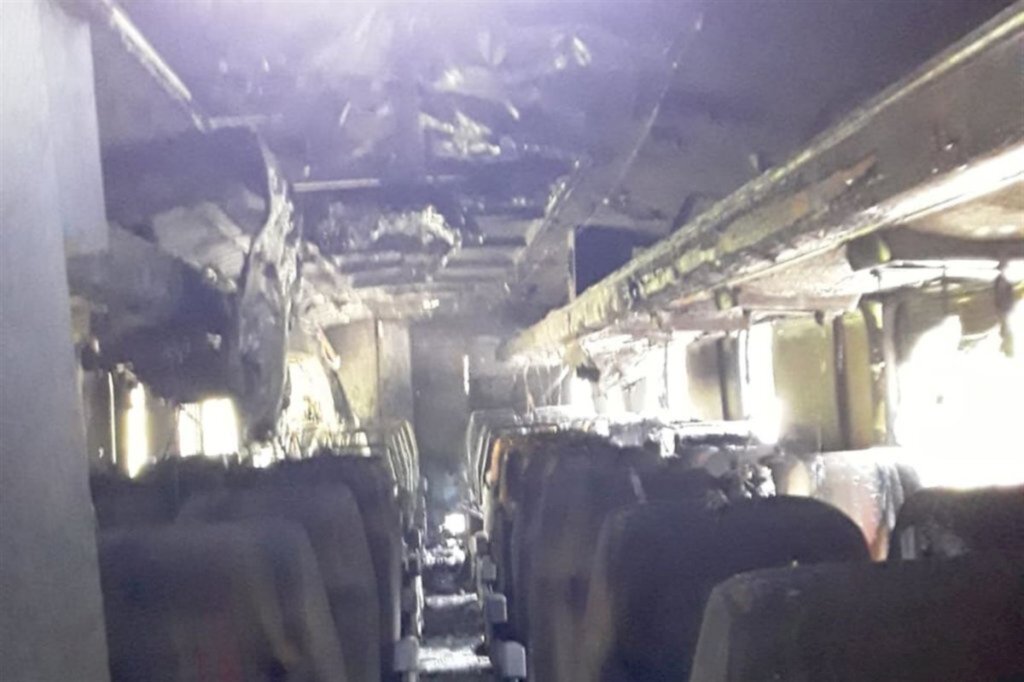 Ônibus da Brigada Militar pega fogo na BR-287