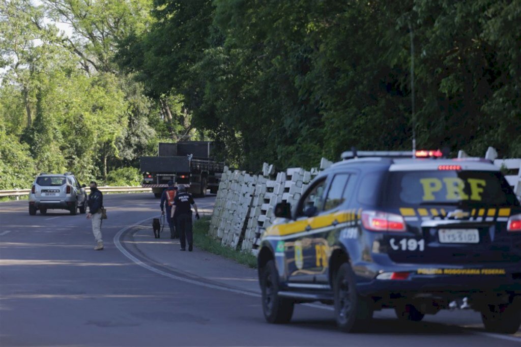VÍDEOS: familiares de dentista desaparecida acompanham buscas em Santa Maria