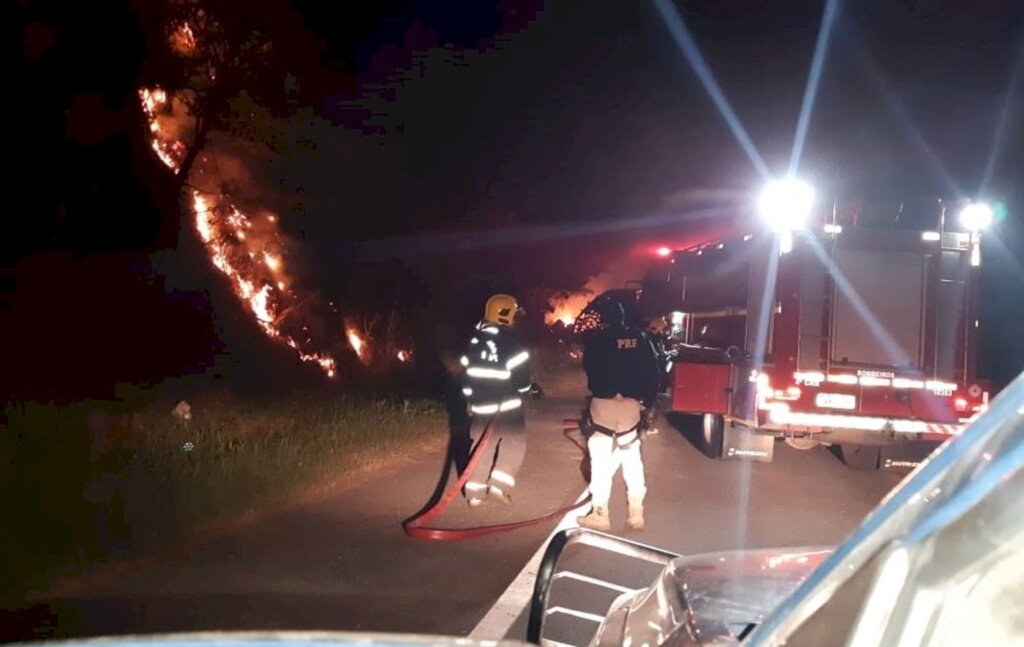 título imagem Motorista morre em colisão entre dois caminhões em Santa Margarida do Sul