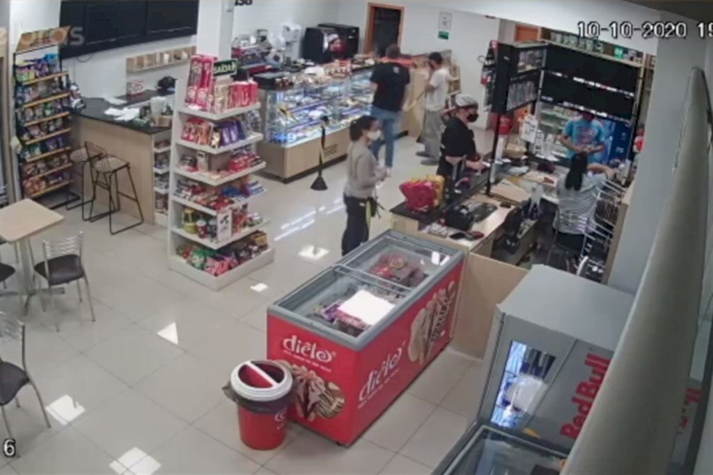 VÍDEO: câmeras mostram dentista antes do desaparecimento