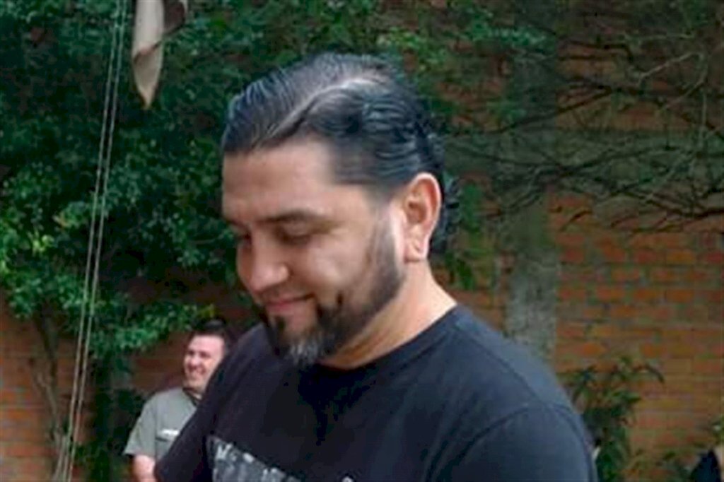 Homem morto na Lorenzi era tatuador e estava com o filho quando foi baleado