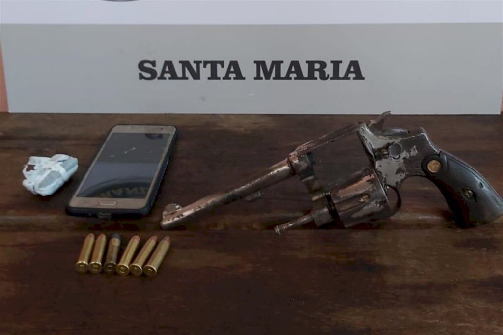 Três adolescentes são flagrados com drogas em Santa Maria