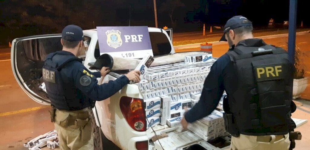 VÍDEO: polícia apreende carga com mais de 24 mil maços de cigarro contrabandeados