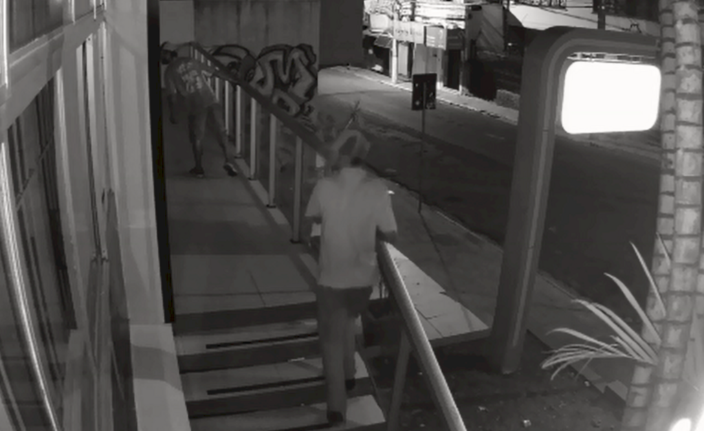 VÍDEO: escola de música é arrombada, e instrumentos são furtados