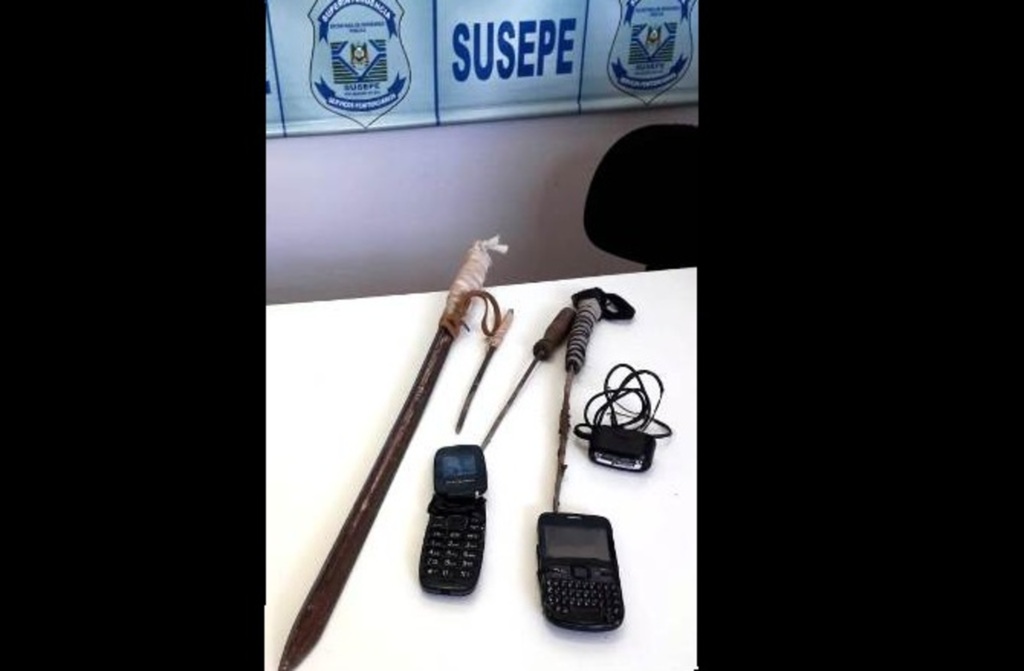 título imagem Celulares e objetos cortantes são apreendidos em presídio de São Sepé