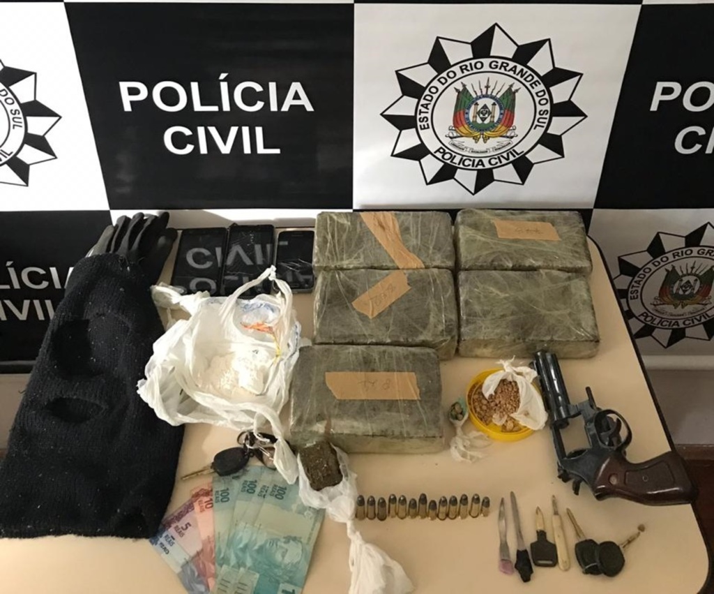 Após tentar fugir, trio é preso por tráfico de drogas em Tupanciretã