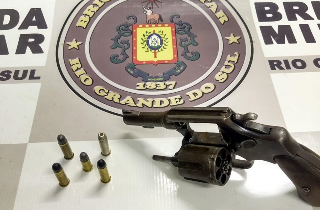 título imagem Homem é preso por porte ilegal de arma em Santa Maria